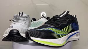 Sneakers Sepatu Running Pria: Kualitas & Kenyamanan