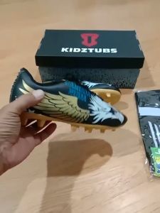 KIDZTUBS Sepatu Bola Anak Paket Komplit Sepatu Bola Tas Skin Deker Kaos Kaki Usia 6-10 Tahun Size 28 29 30 31 32 33 34 35 36 37 KDZ1422122024