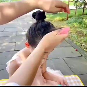 Broken hair artifact cartoon hair brush childrens comb girl bangs clip fashion girl hair accessorie