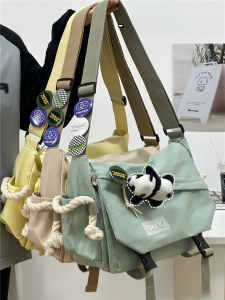 Casual Large Capacity Crossbody Shoulder Bag for Women Commuting And Class Versatile Single Strap Mail Bag Student Fashion