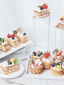 ของเล่นตกแต่งงานแต่งงานแบบจำลองของหวาน ของเล่นการเล่นสำหรับเด็ก ของเล่นที่ทำจากขนมปังและผลไม้ ของเล่นตกแต่งโต๊ะงานแต่งงาน ของเล่นตกแต่งโต๊ะเล่น