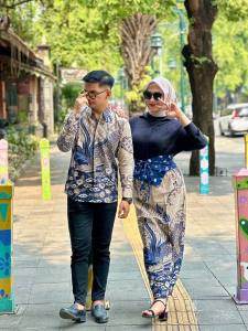 COUPLE ROK PREMIUM BAGASKARA BATIK FLORIST