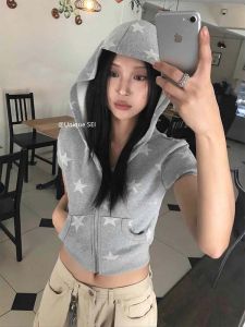 เสื้อยืดคอกลมแขนสั้นทรงหลวมสไตล์เกาหลีสำหรับผู้หญิงในช่วงฤดูร้อนปี 2025 พร้อมลายดาว ทรงหลวม ทรงสลิมฟิต