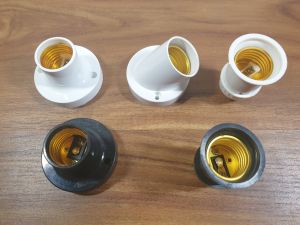 Đuôi đèn xoáy E27 treo thẳng vát xéo (đen trắng) lõi đồng