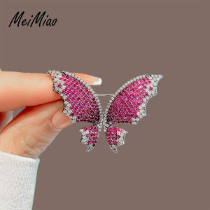 Elegant Diamond Butterfly Brooch Pin Womens Personality Suit Accessory Simple Outerwear Pin High-End Feelings Chest Flower