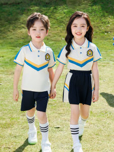 ชุดนักเรียนฤดูร้อนสำหรับเด็กอนุบาล ชุดนักเรียนฤดูร้อนแบบแขนสั้น ชุดกีฬาสำหรับเด็ก เสื้อยืดคอโปโลแขนสั้นผ้าฝ้ายเนื้อนุ่ม