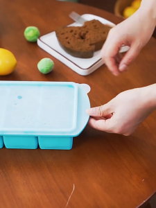 【Delivery 24 hours】Silicone Freezer Trays with LidSilicone Freezer Molds For freezing soupstewssauces.Oven&Dishwasher-SafeBPA Free