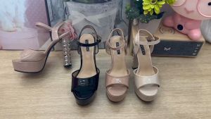 รองเท้าส้นสูง 19-1536  ประดับเพชรที่ส้น สูง5นิ้ว