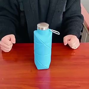 700ml Collapsible Reusable Silicone Water Bottle Portable Leak-proof Mug for Outdoor Camping Hiking Gym Yoga Fitness Sport