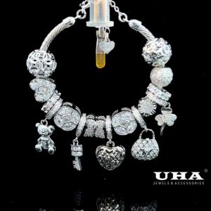 V630 Vòng tay nữ phối 5 charm cao cấp siêu xinh UHA