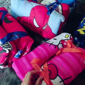 เครื่องดื่มเด็กอนุบาล สนุกและมีสายสะพาย เป็นเครื่องดื่มหนาพิเศษใย 2 ชั้น ขนาด 90*120 ครั้งที่นอน