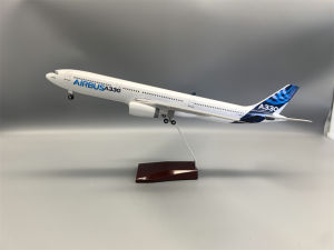 Mô Hình Máy Bay Nguyên Mẫu A330-300 Tỷ Lệ 1:135 47cm Làm Bằng Nhựa Đúc Có Đèn Và Đế Bánh Xe - Đồ Chơi Trưng Bày Hàng Không Dành Cho Người Sưu Tầm