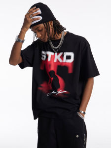 Áo Thun Cổ Tròn Tay Ngắn STK SmallTownKid Dáng Rộng Thoải Mái Mùa Hè 2023 Thời Trang Đường Phố Hip Hop Biểu Tượng Hình Người