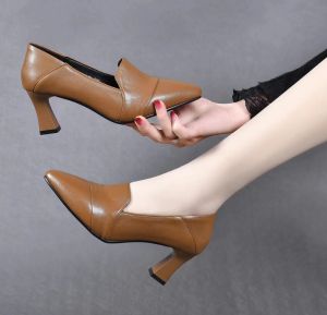 รองเท้าส้นสูงหนังแท้สำหรับผู้หญิง รองเท้าทำงานสวมใส่สบาย ทรงหัวแหลม รองเท้าหนังนิ่ม รองเท้าส้นเดี่ยว รองเท้าแฟชั่น