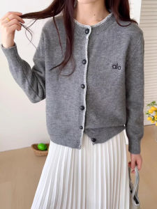 เสื้อคาร์ดิแกนถักคอตั้งแขนยาวผู้หญิง 2025 ฤดูใบไม้ผลิและฤดูใบไม้ร่วง ทรงหลวม ปักลาย ปกติ แขนยาว ปกติ