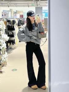 กางเกงยีนส์ทรงขาบานเอวสูงสีดำ ทรงยาวคลุมเข่าสำหรับผู้หญิง กางเกงยีนส์ทรงหลวมสไตล์ลำลอง ฤดูใบไม้ผลิและฤดูร้อน