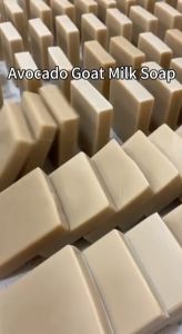 MAMA LIM Avocado Goat Milk Soap 林妈妈酪梨羊奶皂 100g Moisturizing Soap For Sensitive Skin Dry Skin 滋润肥皂 适合干敏皮肤 干性过敏