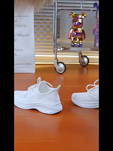 Giày Thể Thao Nữ Giày Chạy Thường Ngày Thoáng Khí Dệt Thoi Bay Mới Giày Thường Ngày Nâng Cao Cho Nữ Sinh