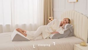 หมอนกันกรดไหลย้อน ในเซ็ตมี 4 ชิ้น ปรับความชันได้ตามใจ มีหมอนรองคอ นอนได้หลายท่า องกันกรดไหลย้อน นอนกรน ส่งเสริมการไหลเวียนของเลือด วัสดุไฮเปอร์เมมโมรี่โฟม รองรับตั้งแต่หัวจรดเท้า