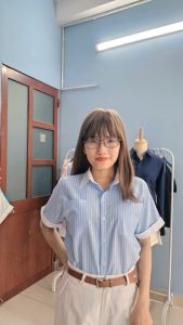 Áo Sơ Mi Nữ Kẻ Sọc Tay Ngắn Tay Cánh Dơi Phối Cổ Trắng Trẻ Trung AM85