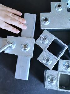 ข้อต่อเหล็กกล่อง ข้อต่อท่อเหลี่ยม ข้อต่ออลูมิเนียม แบบสวมล็อคน็อต ไร้สนิมแบบสวมล็อคใช้ง่ายเพียงล็อคน็อตกับเหล็กทำจากอลูม