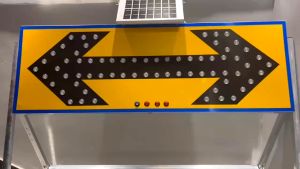 Solar energy guide sign arrow light LED road reflective construction Night traffic warning induce