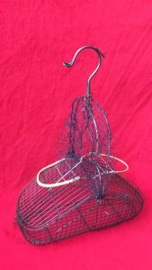 Lồng bẫy chim khuyên hút mật sâu ốc mít 5 màu phom mini