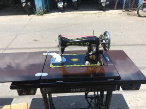Máy may Sinco xưa tem hoa dâu- chuẩn hàng truoc 1975- đẹp và sang trọng- thích hợp cho một lựa chọn yêu thương