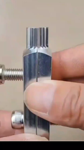 Multifunctional Screw Extractor Kit Compact Easy Removal Screw Extraction Tool Adjustable Repair Broken Bolt Remover Damaged Water Valve