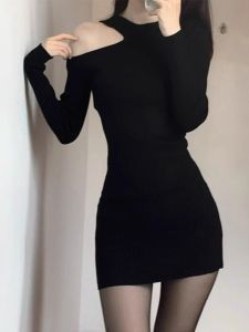 ชุดเดรสยาวคลุมเข่าถักสีดำเซ็กซี่ แขนยาว ทรงเข้ารูป สำหรับผู้หญิง ฤดูใบไม้ร่วง 2025 แฟชั่นใหม่ เอวสูง ชุดเดรสยาวคลุมเข่า