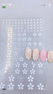 Fashion Bunga Putih Kecil Bentuk Stiker Kuku Perekat Kecil Segar -💖Catherine