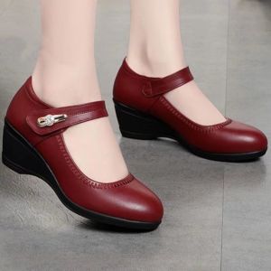 Summer new soft leather womens shoes wedge heel single shoes soft sole with mother shoes comfortable middle-aged and elderly womens leather shoes women