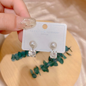 ต่างหูทรงสี่เหลี่ยมเรขาคณิตทรงกลมแบบแขวนหลังสำหรับผู้หญิง ดีไซน์เก๋ไก๋ ไฮเอนด์ เครื่องประดับหู ทองแดงผสมอโลยัล