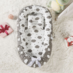 Portable Baby Bed Middle Bed Bionic Newborn Sleep Bed Infant Sleep Station Foldable Lightweight No Storage Modern Simple Design