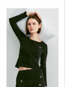 Elastic Mixed Wool Black Base Layer Womens Shirt with Color Contrast and Embroidery