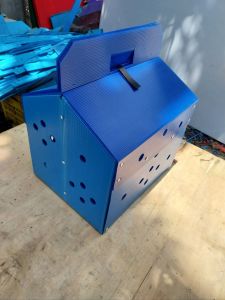 Derby box double plastic collapsible cage. White and blue plastic collapsible design multiple ventilation holes suitable for small animals.