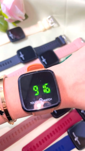 【Touch screen】Jam Tangan Digital Silikon Nyaman Harga Terjangkau Cocok Buat Outdoor kirim  24 jam