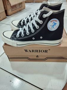 Sepatu warrior sparta sekolah kuliah pria wanita tren kekinian tinggi hitam putih 37 sd44