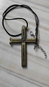 Anime One Piece Necklace Dracule Mihawk Cross Sword Retro Choker Hawk Eyes Metal Weapon Pendant