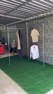 ราวแขวนผ้าติดผนัง 2 ชั้น 3 ช่อง เข้ามุม กว้าง 1.44 เมตร ยาว 1.37 เมตร สูง 2 เมตร ทำด้วยท่อเหล็ก 6 หุน(3/4 นิ้ว)