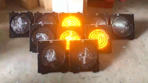 OzPro ไฟกระพริบโซล่าเซลล์ Solar Cell 30cm สัญญาณไฟ แฟลชสีเหลือง ไฟเตือนการมองเห็นระยะไกล แฟลชเตือนความปลอดภัย