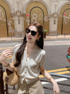 Chic Elegant Designer Short Sleeve Knit Top