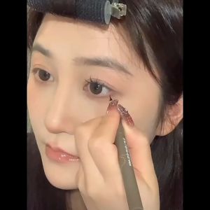 เปล่า แห้งเร็ว 4 สี อายไลเนอร์ เนื้อลิขวิด กันน้ํา ติดทนนาน 4 รูปลักษณ์