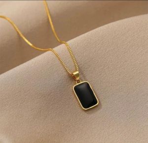 KALUNG WANITA LIONTIN HOTAM KOTAK TITANIUM ITALY TERLARIS ANTI KARAT