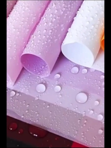 กระดาษห่อดอกไม้ สีพิ้น กันน้ำ (20แผ่น/แพ็ค) ขนาด56x54cm มีหลายสีให้เลือก ห่อดอกไม้ กระดาษ กระดาษห่อ งานกระดาษ  ประณีตและสวยงาม เหมาะสำหรับตกแต่งดอกไม้