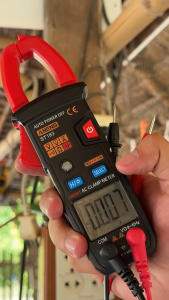 เครื่องวัดไฟ แคลมป์มิเตอร์ ฟังก์ชันครบ โหมด Auto ใช้งานง่าย วัด AC DC กระแส 600A ความถี่ ความจุ รองรับ NCV จอ LED คมชัด แม่นยำสูง