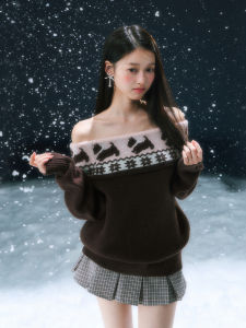 Weekend hub | Áo Sweater Off-shoulder Thiết Kế Fair Isle Giúp Gọn Đẹp và Che Khuyết Điểm