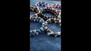 Gelang Kristal Wanita: Desain Elegan dan Penggunaan Sehari-hari