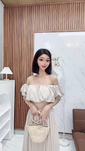 Set Maxi Đi Biển Chất Liệu Gió Nhăn Gồm Áo Trễ Vai Nhúm Dáng Bí + Chân Váy Midi Dáng Dài