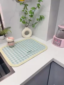 Pet Food Mat Heavy-Duty PVC Waterproof Anti-Bacterial Easy Wipe Clean Feeding Area Floor Protec
